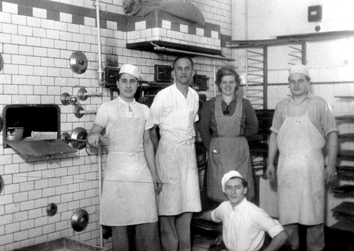 Otto Darmstädter mit seiner Frau Cilli und seinem Team